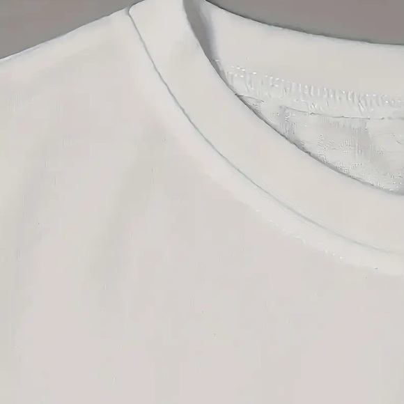 - Cherry white graphic T-Shirt size medium - Picture 4 of 6